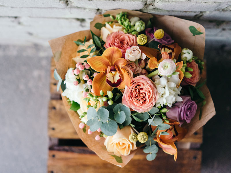 Frische Schnittblumen — Café Blume Burgwedel (KI-generiertes Bild)